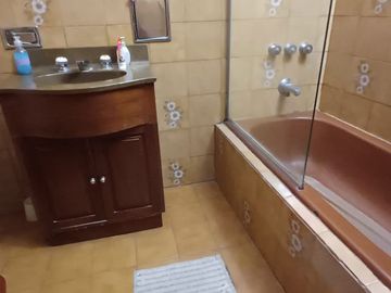 VENTA CASA 4 AMBIENTES VILLA LUZURIAGA PERMUTA