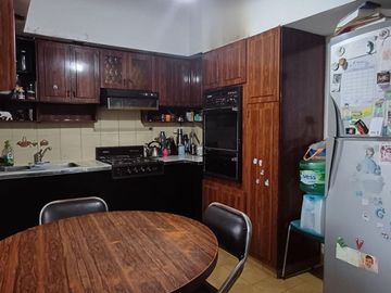 VENTA CASA 4 AMBIENTES VILLA LUZURIAGA PERMUTA