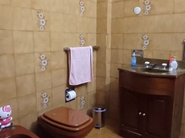 VENTA CASA 4 AMBIENTES VILLA LUZURIAGA PERMUTA
