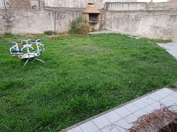 VENTA CASA 4 AMBIENTES VILLA LUZURIAGA PERMUTA