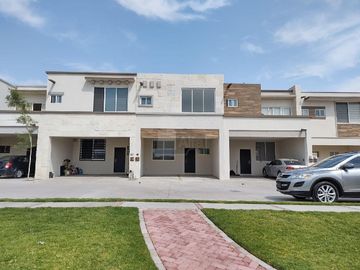 Casa en Renta o Venta en Hda Las Mandarinas, León, Gto. salida San Pancho. Privado Control de Acceso