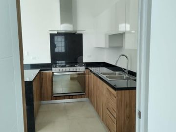 Casa en Renta o Venta en Hda Las Mandarinas, León, Gto. salida San Pancho. Privado Control de Acceso