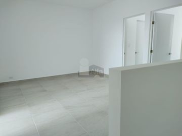 Casa en Renta o Venta en Hda Las Mandarinas, León, Gto. salida San Pancho. Privado Control de Acceso