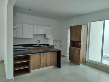 Casa en Renta o Venta en Hda Las Mandarinas, León, Gto. salida San Pancho. Privado Control de Acceso