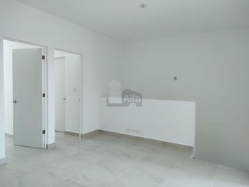 Casa en Renta o Venta en Hda Las Mandarinas, León, Gto. salida San Pancho. Privado Control de Acceso