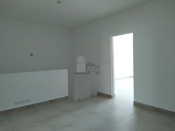 Casa en Renta o Venta en Hda Las Mandarinas, León, Gto. salida San Pancho. Privado Control de Acceso