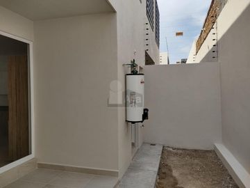 Casa en Renta o Venta en Hda Las Mandarinas, León, Gto. salida San Pancho. Privado Control de Acceso