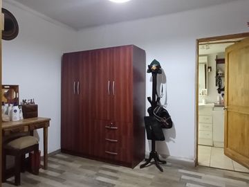 ENTRE SANTA ROSA Y MATEO TORO ZAMBRANO