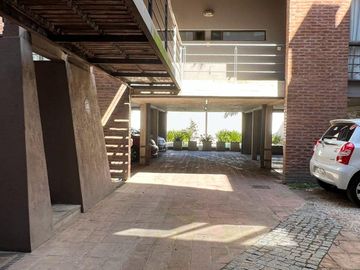 duplex en PB con Jardin 3 ambientes