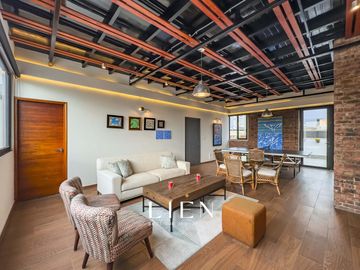 Casa estilo Moderno Rústico |  Amplios espacios sociales y máxima comodidad