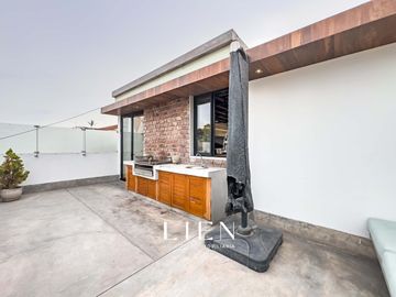 Casa estilo Moderno Rústico |  Amplios espacios sociales y máxima comodidad
