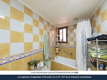5 DORMITORIOS GRANDES 4 BAÑOS, QUINCHO