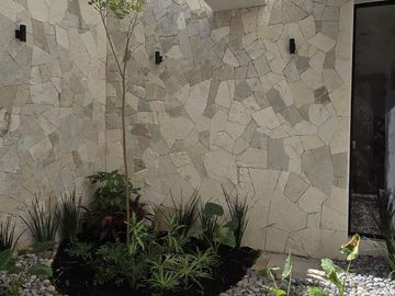 MODERNA RESIDENCIA CON SPA DENTRO DE YUCATAN COUNTRY CLUB