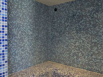 MODERNA RESIDENCIA CON SPA DENTRO DE YUCATAN COUNTRY CLUB