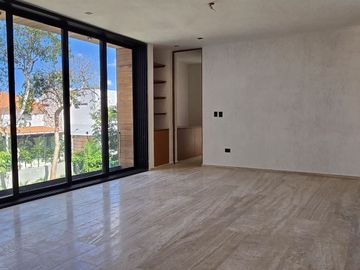 MODERNA RESIDENCIA CON SPA DENTRO DE YUCATAN COUNTRY CLUB