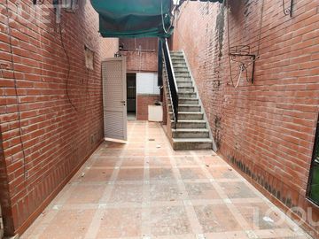 Casa en barrio sur a modernizar