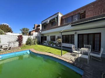 Casa en  San Isidro, Barrio Las Carreras