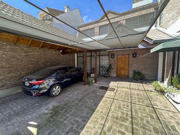 Casa en  San Isidro, Barrio Las Carreras
