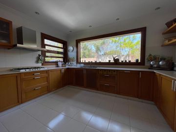 Casa en Las Lomas de San Isidro