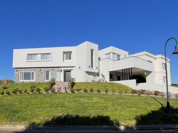CASA EN VENTA APTO CREDITO EN LA RESERVA CARDALES