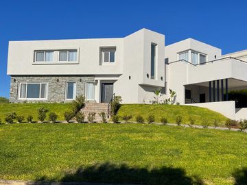 CASA EN VENTA APTO CREDITO EN LA RESERVA CARDALES