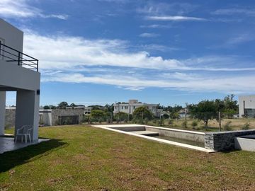 CASA EN VENTA APTO CREDITO EN LA RESERVA CARDALES