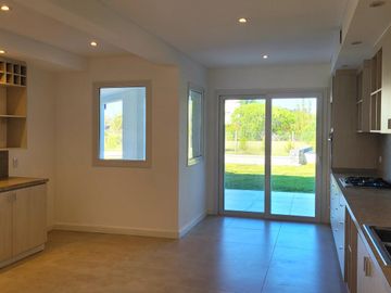 CASA EN VENTA APTO CREDITO EN LA RESERVA CARDALES