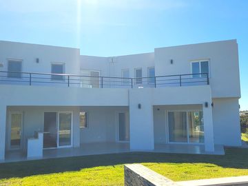 CASA EN VENTA APTO CREDITO EN LA RESERVA CARDALES