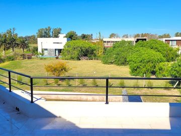 CASA EN VENTA APTO CREDITO EN LA RESERVA CARDALES