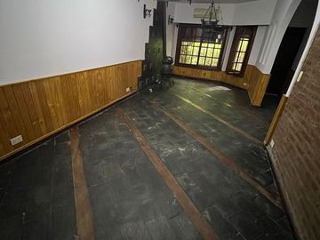Casa en alquiler 4 amb, con jardín y parrilla  en Martinez