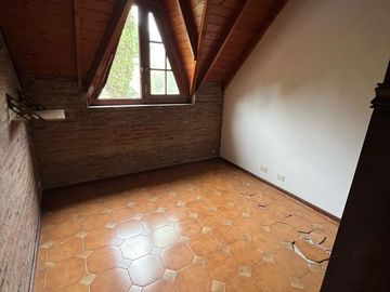 Casa en alquiler 4 amb, con jardín y parrilla  en Martinez
