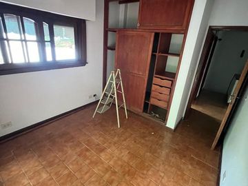 Casa en alquiler 4 amb, con jardín y parrilla  en Martinez