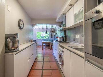 DEPARTAMENTO | VENTA | 3 DORMITORIOS | JARDIN | LA CALABRIA | SAN ISIDRO
