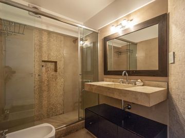 DEPARTAMENTO | VENTA | 3 DORMITORIOS | JARDIN | LA CALABRIA | SAN ISIDRO