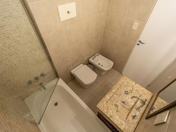 DEPARTAMENTO | VENTA | 3 DORMITORIOS | JARDIN | LA CALABRIA | SAN ISIDRO