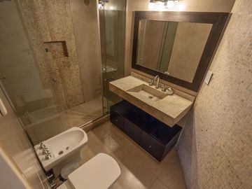 DEPARTAMENTO | VENTA | 3 DORMITORIOS | JARDIN | LA CALABRIA | SAN ISIDRO