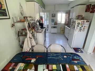 Casa en  barrio Roca
