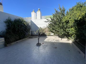 Casa en  barrio Roca