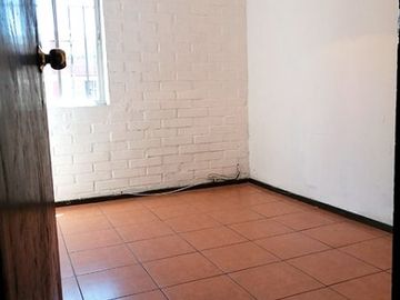Vende Departamento 3D/1B Comuna El Bosque Metro Observatorio.
