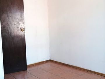 Vende Departamento 3D/1B Comuna El Bosque Metro Observatorio.
