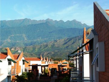 Vendo casa tipo campestre en condominio Tangelos Alfaguara Jamundí