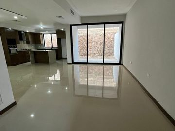 Hermosa Casa Equipada en VENTA | Fracc. Valdivia II