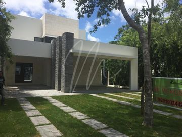 Casa en Venta en Cancun, Lagos del Sol