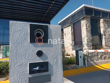 CASA VENTA por lagunillas CANAH RESIDENCIAL LEON