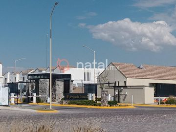 CASA VENTA por lagunillas CANAH RESIDENCIAL LEON