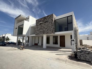 El Cielo Residencial CASA en VENTA, La Antorcha, Hacienda Valbuena, Katania, Porton Cañada