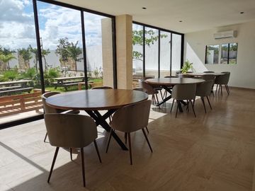 CASA EN VENTA EN MERIDA DE UNA PLANTA EN PRIVADA  FIORA CONKAL