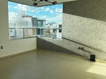 Casa en venta renta en Centro Sur Claustros de las Misiones II Queretaro frente Central Park
