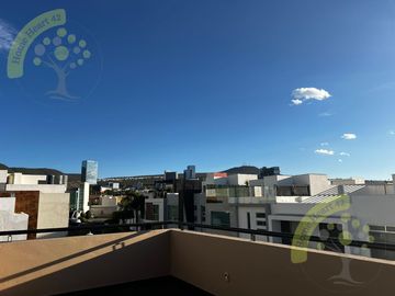 Casa en venta renta en Centro Sur Claustros de las Misiones II Queretaro frente Central Park