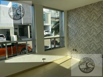 Casa en venta renta en Centro Sur Claustros de las Misiones II Queretaro frente Central Park